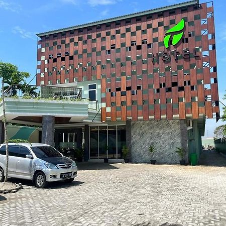 T Hotel Kualanamu Lubukpakam Dış mekan fotoğraf