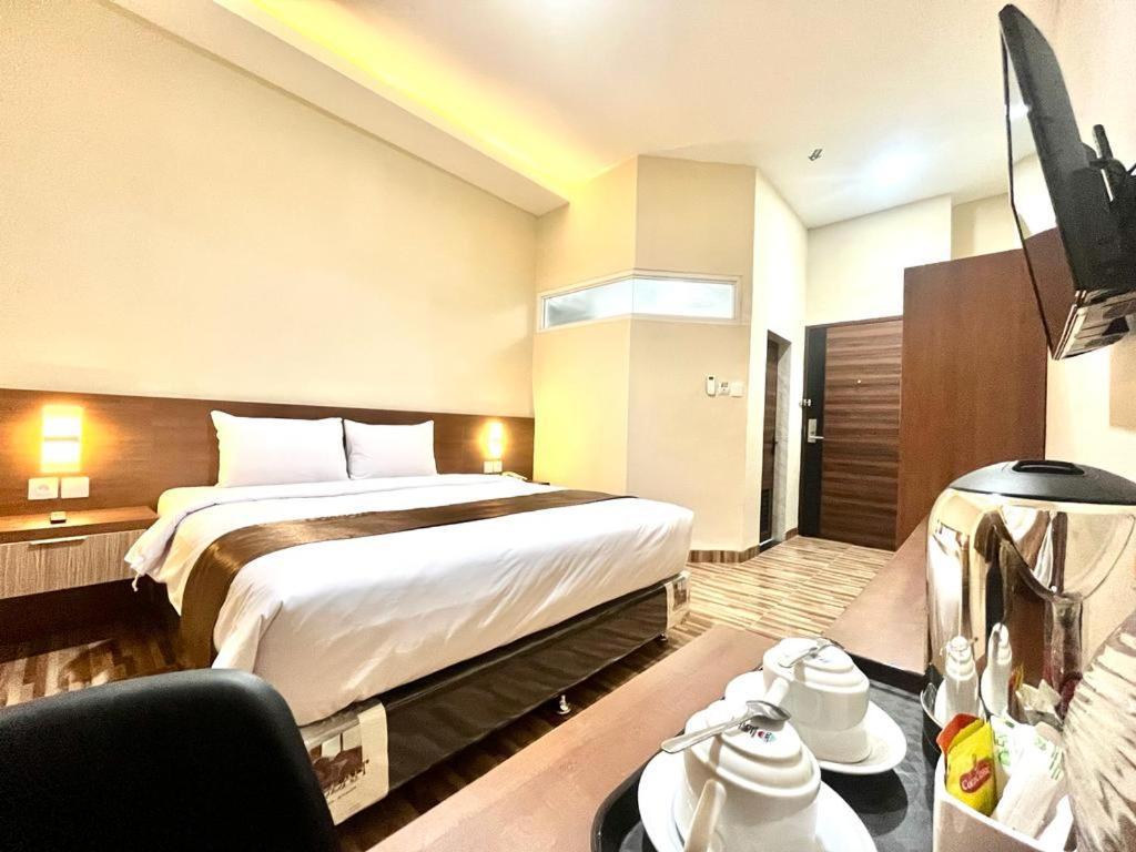 T Hotel Kualanamu Lubukpakam Dış mekan fotoğraf